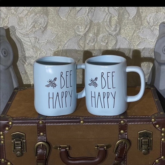 ⚡️Rae Dunn "BEE HAPPY" Mug - Picture 6 of 6
